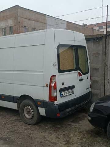 Белый Рено Мастер, объемом двигателя 2.3 л и пробегом 282 тыс. км за 9800 $, фото 2 на Automoto.ua