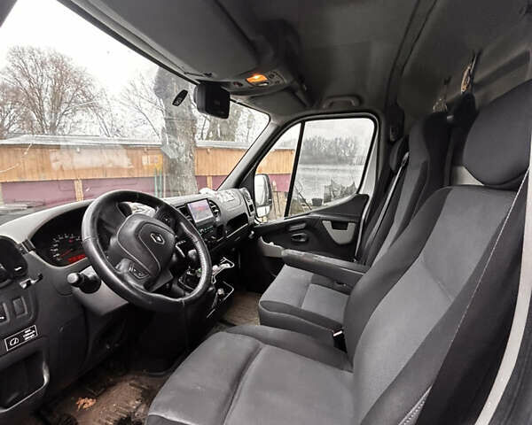 Белый Рено Мастер, объемом двигателя 2.3 л и пробегом 423 тыс. км за 13000 $, фото 20 на Automoto.ua