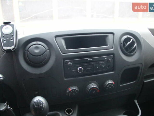 Белый Рено Мастер, объемом двигателя 2.3 л и пробегом 7 тыс. км за 11500 $, фото 7 на Automoto.ua