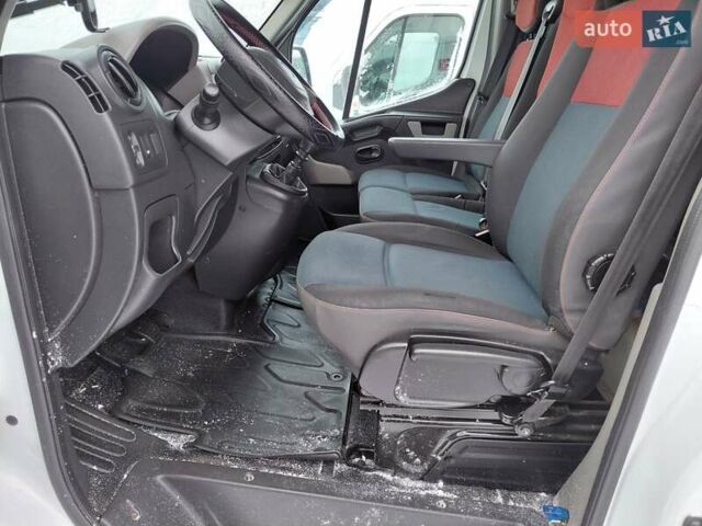 Белый Рено Мастер, объемом двигателя 2.3 л и пробегом 358 тыс. км за 12900 $, фото 36 на Automoto.ua