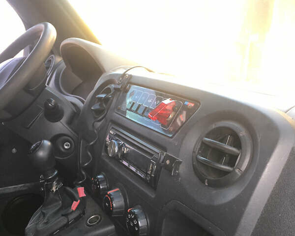 Білий Рено Мастєр, об'ємом двигуна 2.3 л та пробігом 190 тис. км за 36000 $, фото 4 на Automoto.ua