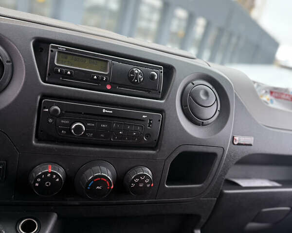 Белый Рено Мастер, объемом двигателя 2.3 л и пробегом 667 тыс. км за 15500 $, фото 16 на Automoto.ua