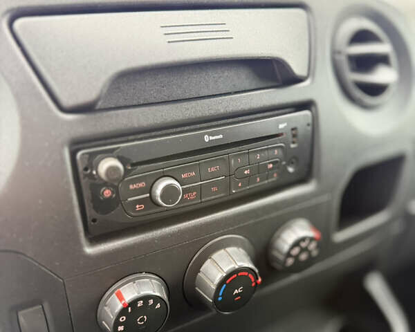 Білий Рено Мастєр, об'ємом двигуна 2.3 л та пробігом 490 тис. км за 13200 $, фото 33 на Automoto.ua