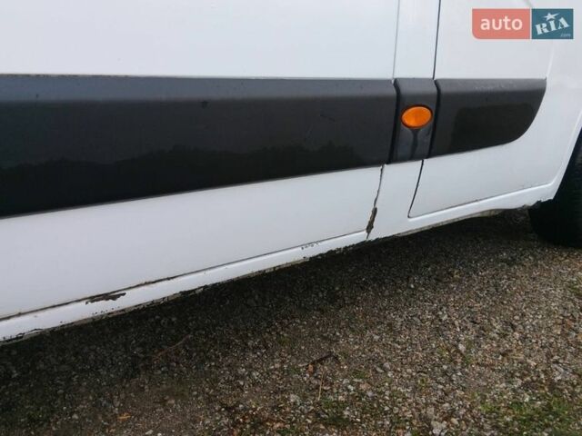 Белый Рено Мастер, объемом двигателя 2.3 л и пробегом 242 тыс. км за 12500 $, фото 11 на Automoto.ua