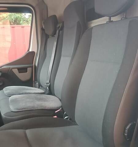 Белый Рено Мастер, объемом двигателя 2.3 л и пробегом 216 тыс. км за 15800 $, фото 5 на Automoto.ua