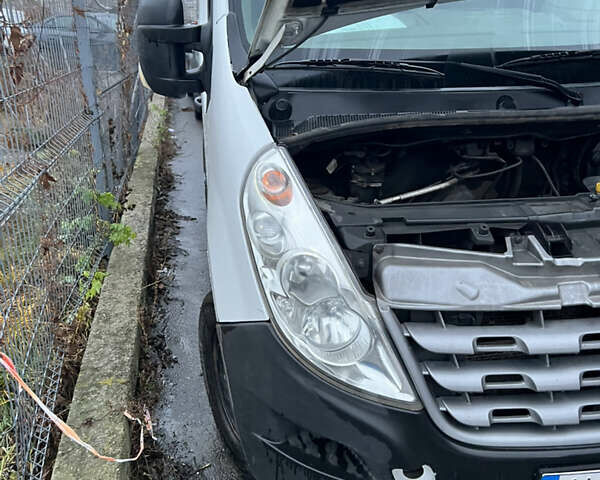 Белый Рено Мастер, объемом двигателя 2.3 л и пробегом 400 тыс. км за 8800 $, фото 8 на Automoto.ua