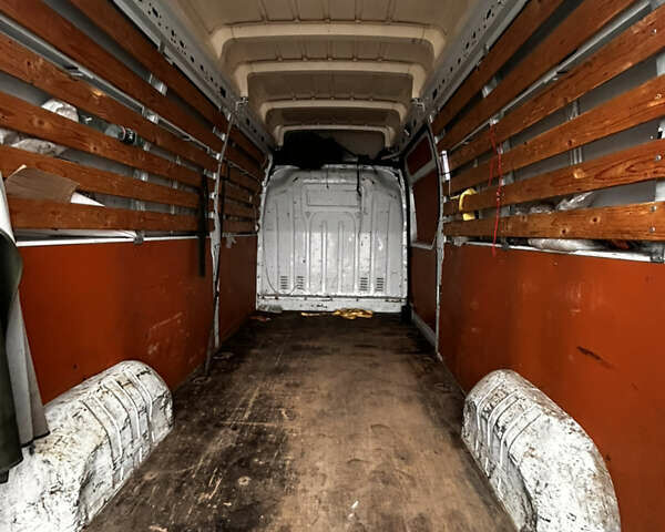 Белый Рено Мастер, объемом двигателя 2.3 л и пробегом 423 тыс. км за 13000 $, фото 11 на Automoto.ua