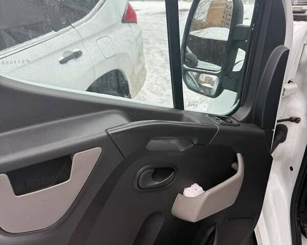 Белый Рено Мастер, объемом двигателя 2.3 л и пробегом 515 тыс. км за 5500 $, фото 14 на Automoto.ua