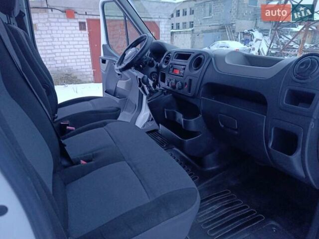 Белый Рено Мастер, объемом двигателя 2.3 л и пробегом 232 тыс. км за 10650 $, фото 28 на Automoto.ua