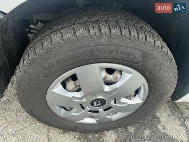 Білий Рено Мастєр, об'ємом двигуна 2.3 л та пробігом 276 тис. км за 12250 $, фото 14 на Automoto.ua