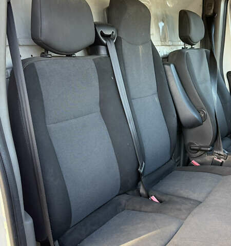 Белый Рено Мастер, объемом двигателя 2.3 л и пробегом 517 тыс. км за 9900 $, фото 8 на Automoto.ua