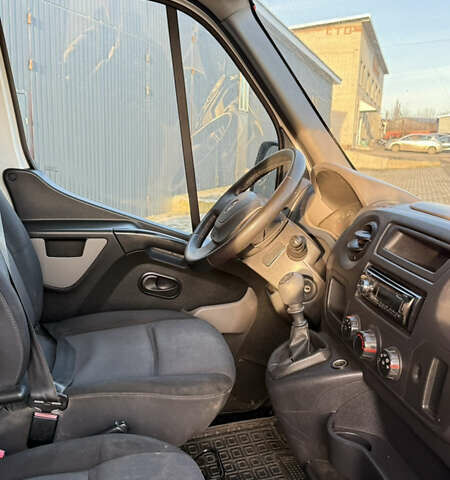 Белый Рено Мастер, объемом двигателя 2.3 л и пробегом 517 тыс. км за 9900 $, фото 15 на Automoto.ua