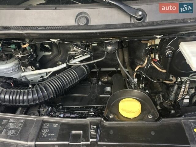 Білий Рено Мастєр, об'ємом двигуна 2.3 л та пробігом 364 тис. км за 14000 $, фото 4 на Automoto.ua