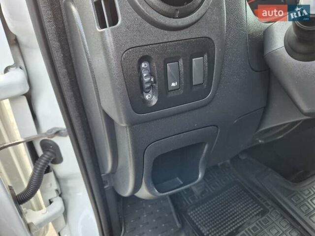 Белый Рено Мастер, объемом двигателя 2.3 л и пробегом 200 тыс. км за 14499 $, фото 29 на Automoto.ua