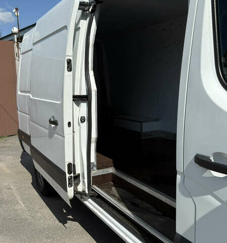 Білий Рено Мастєр, об'ємом двигуна 2.3 л та пробігом 584 тис. км за 14000 $, фото 2 на Automoto.ua