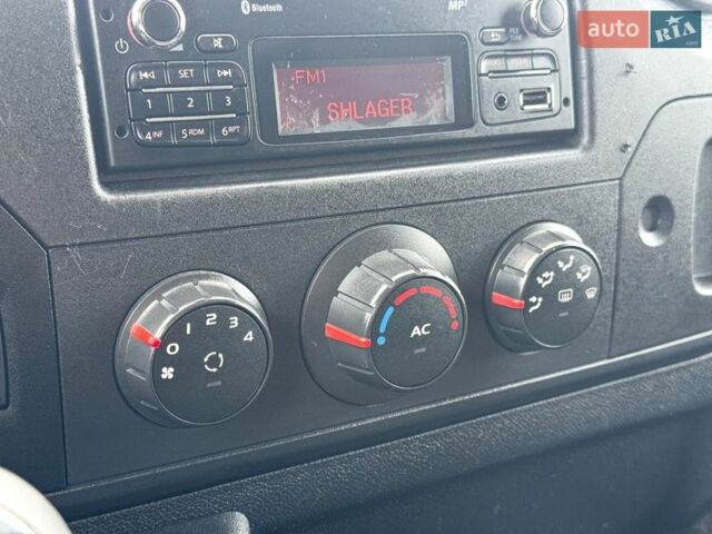 Белый Рено Мастер, объемом двигателя 0 л и пробегом 215 тыс. км за 16500 $, фото 14 на Automoto.ua