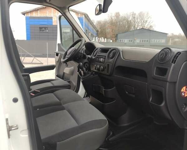 Білий Рено Мастєр, об'ємом двигуна 2.3 л та пробігом 300 тис. км за 14950 $, фото 42 на Automoto.ua