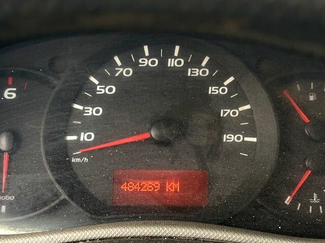 Білий Рено Мастєр, об'ємом двигуна 2.3 л та пробігом 485 тис. км за 14800 $, фото 6 на Automoto.ua