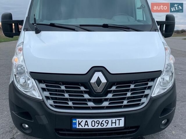 Белый Рено Мастер, объемом двигателя 2.3 л и пробегом 658 тыс. км за 12400 $, фото 1 на Automoto.ua