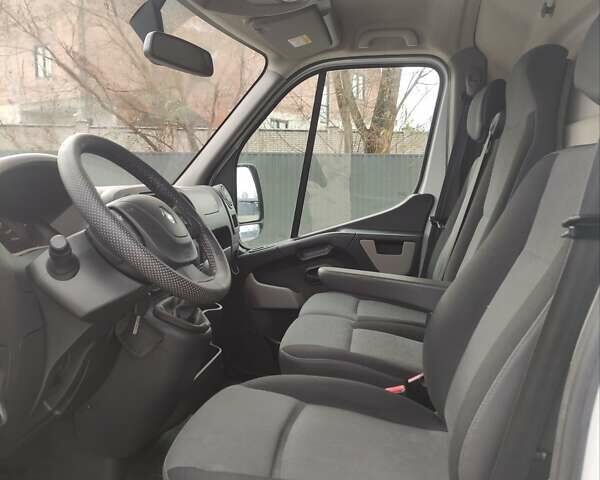 Білий Рено Мастєр, об'ємом двигуна 2.3 л та пробігом 300 тис. км за 14950 $, фото 39 на Automoto.ua