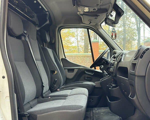 Белый Рено Мастер, объемом двигателя 2.3 л и пробегом 277 тыс. км за 15500 $, фото 11 на Automoto.ua