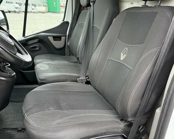 Белый Рено Мастер, объемом двигателя 2.3 л и пробегом 400 тыс. км за 12500 $, фото 6 на Automoto.ua