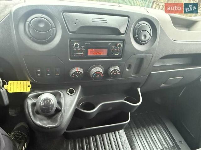 Белый Рено Мастер, объемом двигателя 2.3 л и пробегом 166 тыс. км за 14900 $, фото 13 на Automoto.ua