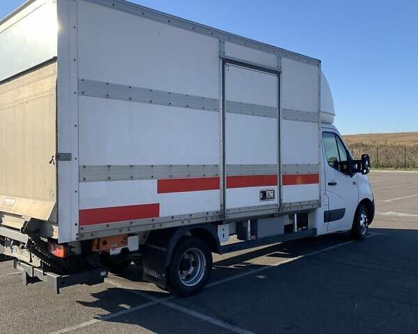 Белый Рено Мастер, объемом двигателя 2.3 л и пробегом 503 тыс. км за 16500 $, фото 2 на Automoto.ua