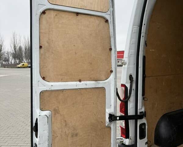 Белый Рено Мастер, объемом двигателя 2.3 л и пробегом 400 тыс. км за 12500 $, фото 13 на Automoto.ua