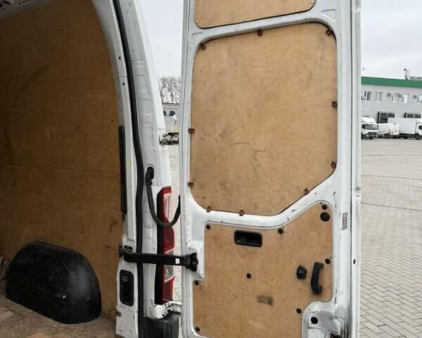 Белый Рено Мастер, объемом двигателя 2.3 л и пробегом 400 тыс. км за 12500 $, фото 14 на Automoto.ua