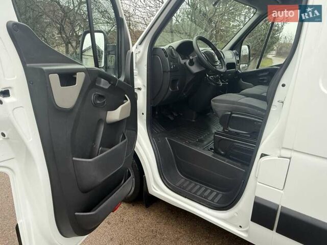 Белый Рено Мастер, объемом двигателя 2.3 л и пробегом 166 тыс. км за 14900 $, фото 11 на Automoto.ua