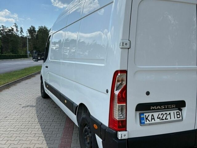 Белый Рено Мастер, объемом двигателя 2.3 л и пробегом 294 тыс. км за 14500 $, фото 2 на Automoto.ua