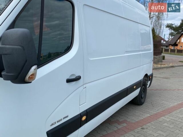 Белый Рено Мастер, объемом двигателя 2.3 л и пробегом 294 тыс. км за 14500 $, фото 2 на Automoto.ua