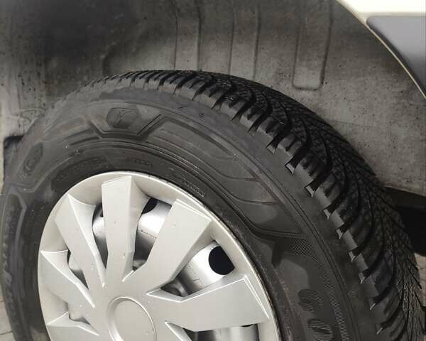 Білий Рено Мастєр, об'ємом двигуна 2.3 л та пробігом 300 тис. км за 14950 $, фото 36 на Automoto.ua