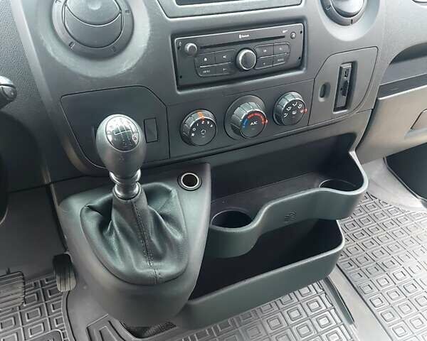 Білий Рено Мастєр, об'ємом двигуна 2.3 л та пробігом 332 тис. км за 12700 $, фото 16 на Automoto.ua