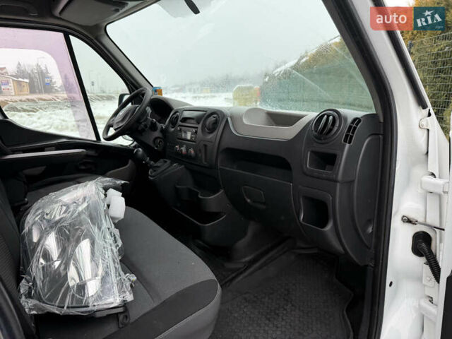 Белый Рено Мастер, объемом двигателя 2.3 л и пробегом 324 тыс. км за 13800 $, фото 21 на Automoto.ua