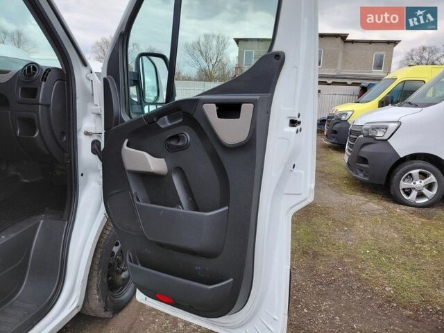Белый Рено Мастер, объемом двигателя 2.3 л и пробегом 415 тыс. км за 13500 $, фото 22 на Automoto.ua