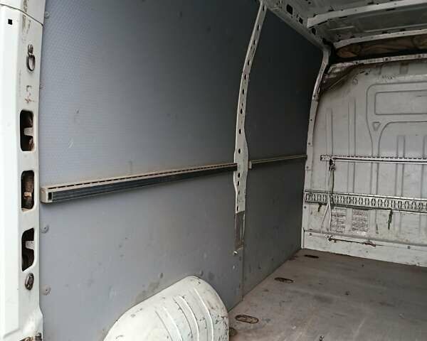 Белый Рено Мастер, объемом двигателя 2.3 л и пробегом 311 тыс. км за 12900 $, фото 8 на Automoto.ua