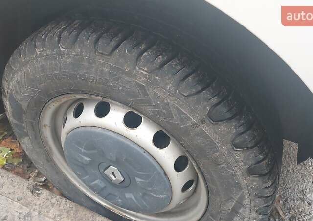 Білий Рено Мастєр, об'ємом двигуна 2.3 л та пробігом 330 тис. км за 11000 $, фото 8 на Automoto.ua