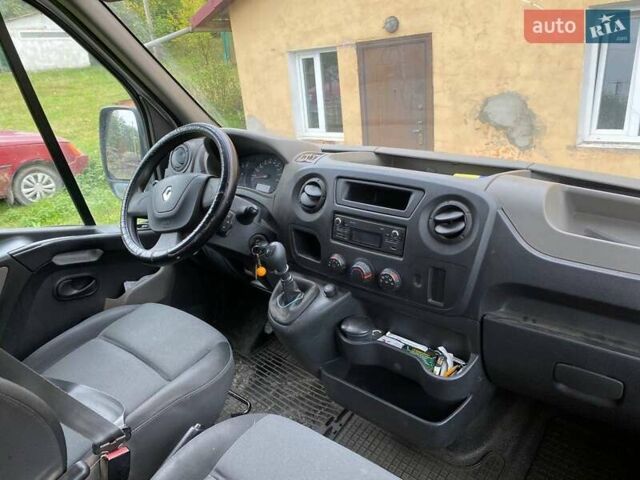 Белый Рено Мастер, объемом двигателя 2.3 л и пробегом 229 тыс. км за 11000 $, фото 1 на Automoto.ua