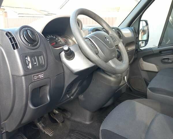 Белый Рено Мастер, объемом двигателя 2.3 л и пробегом 305 тыс. км за 14500 $, фото 13 на Automoto.ua