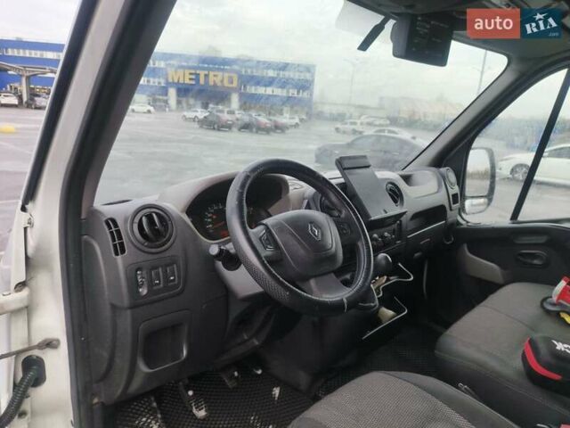 Белый Рено Мастер, объемом двигателя 2.3 л и пробегом 350 тыс. км за 15000 $, фото 8 на Automoto.ua