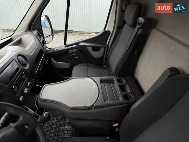 Білий Рено Мастєр, об'ємом двигуна 2.3 л та пробігом 238 тис. км за 11500 $, фото 16 на Automoto.ua