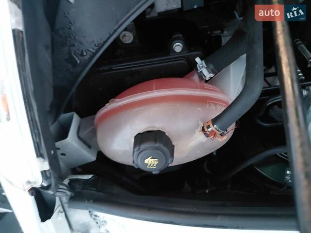 Белый Рено Мастер, объемом двигателя 2.3 л и пробегом 238 тыс. км за 13900 $, фото 5 на Automoto.ua