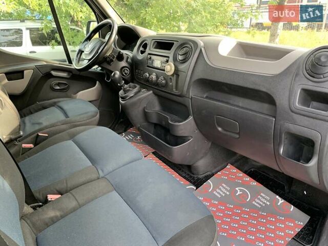 Белый Рено Мастер, объемом двигателя 2.3 л и пробегом 454 тыс. км за 10900 $, фото 18 на Automoto.ua