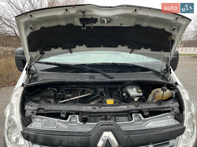 Белый Рено Мастер, объемом двигателя 2.3 л и пробегом 218 тыс. км за 14500 $, фото 8 на Automoto.ua