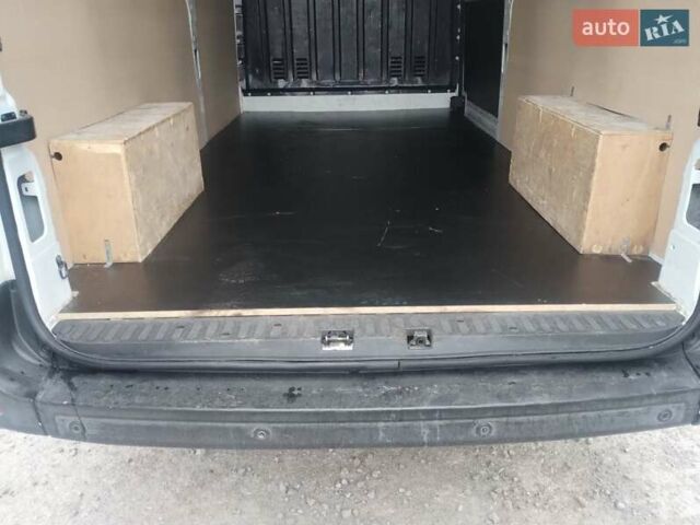 Белый Рено Мастер, объемом двигателя 2.3 л и пробегом 243 тыс. км за 14300 $, фото 24 на Automoto.ua