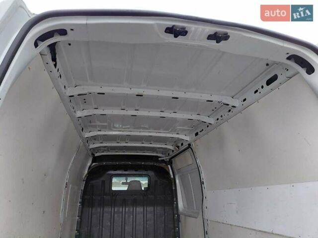 Белый Рено Мастер, объемом двигателя 2.3 л и пробегом 252 тыс. км за 12900 $, фото 8 на Automoto.ua