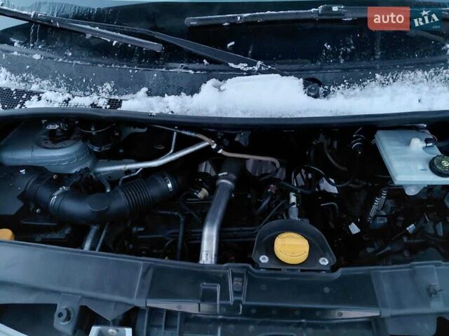 Белый Рено Мастер, объемом двигателя 2.3 л и пробегом 238 тыс. км за 13900 $, фото 4 на Automoto.ua