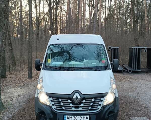 Белый Рено Мастер, объемом двигателя 2.3 л и пробегом 366 тыс. км за 16498 $, фото 1 на Automoto.ua